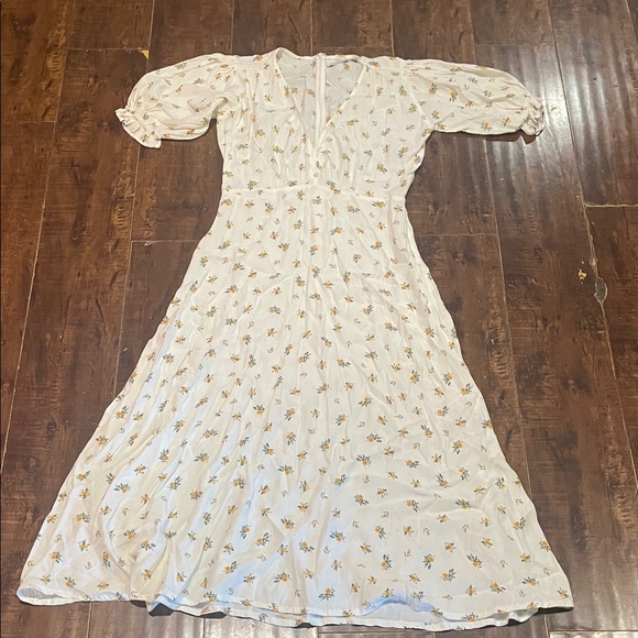 Faithfull The Brand Mejia Carrie Floral Yellow Midi Dress - Picture 2 of 4